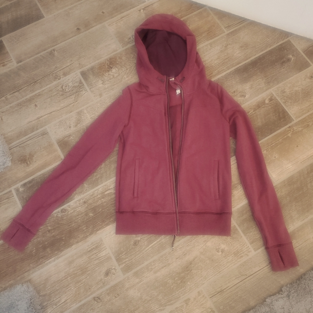 Lululemon size 6 plum